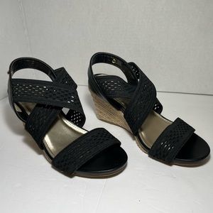London Fog Black Woven Textile Wedge Sandal size 6